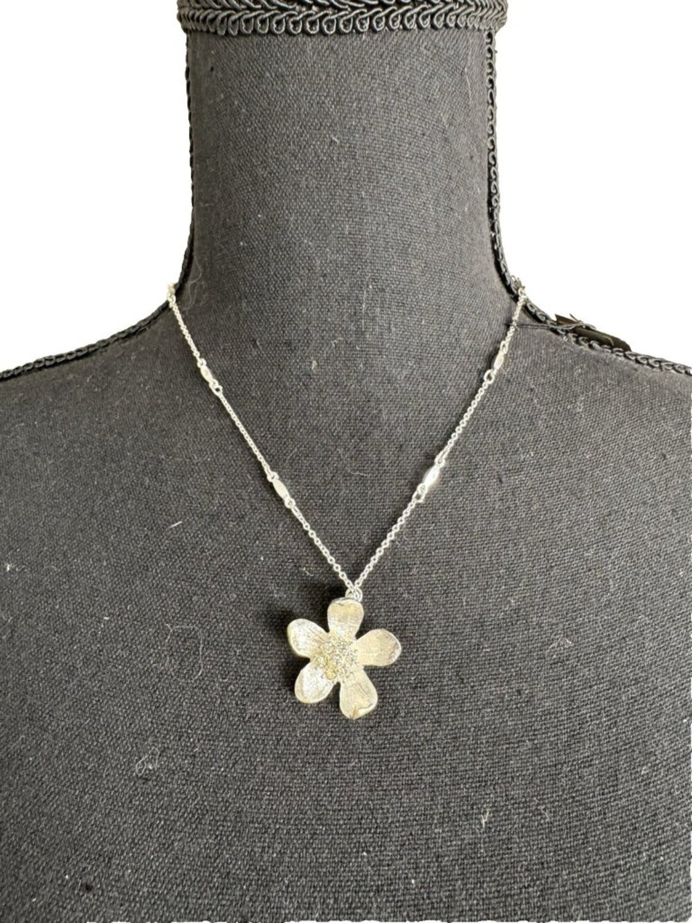 Nordstrom Sequin NYC SIlverTone Crystal Flower Charm Chain Necklace 20" NEW